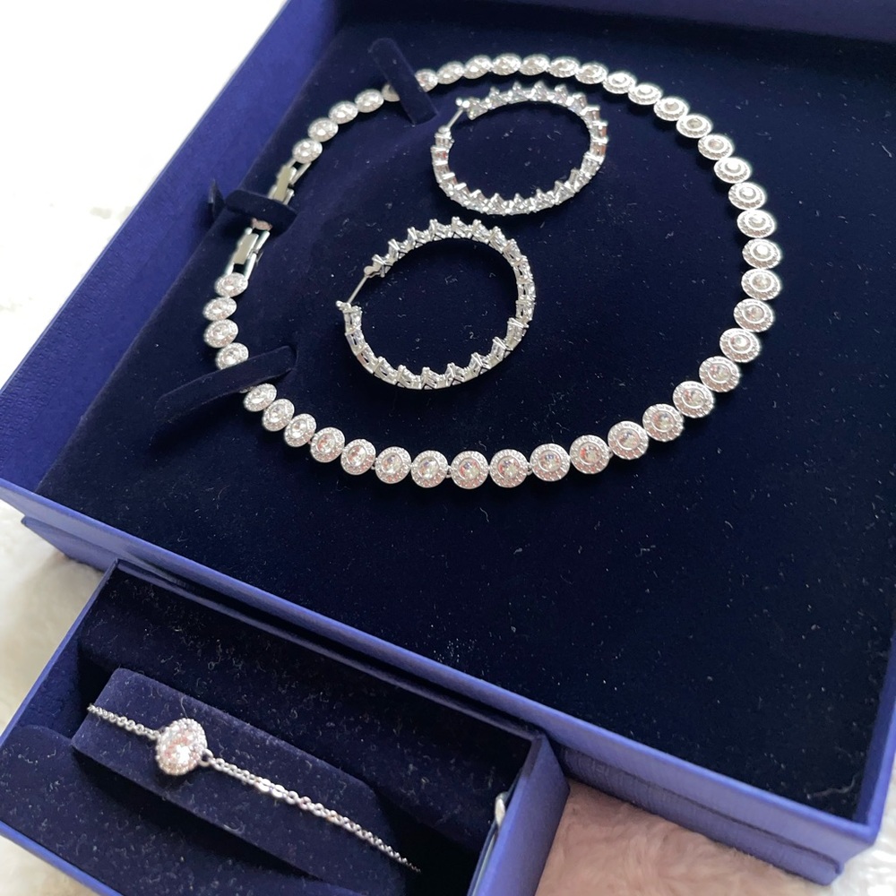 Swarovski 3 piece set for sale!